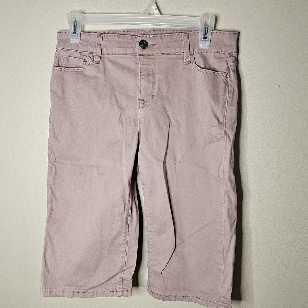 Bufallo David Bitton Samuella Mid Rise Bermudas in Size 28 / 6 in Salmon Pink